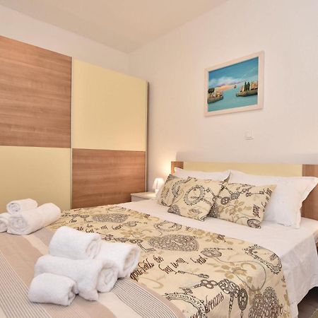 Lovely Home In Split With Jacuzzi Exteriör bild
