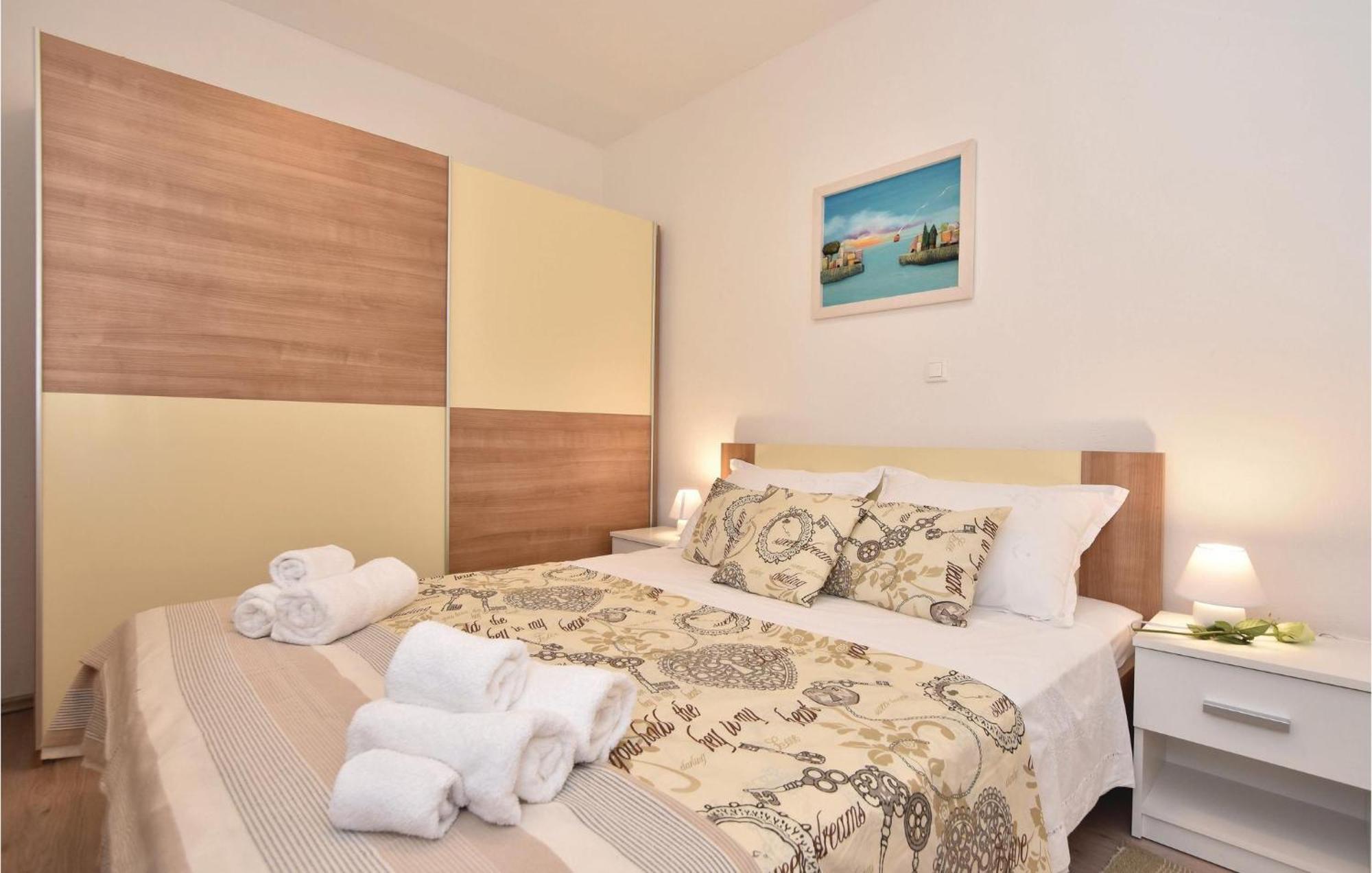 Lovely Home In Split With Jacuzzi Exteriör bild
