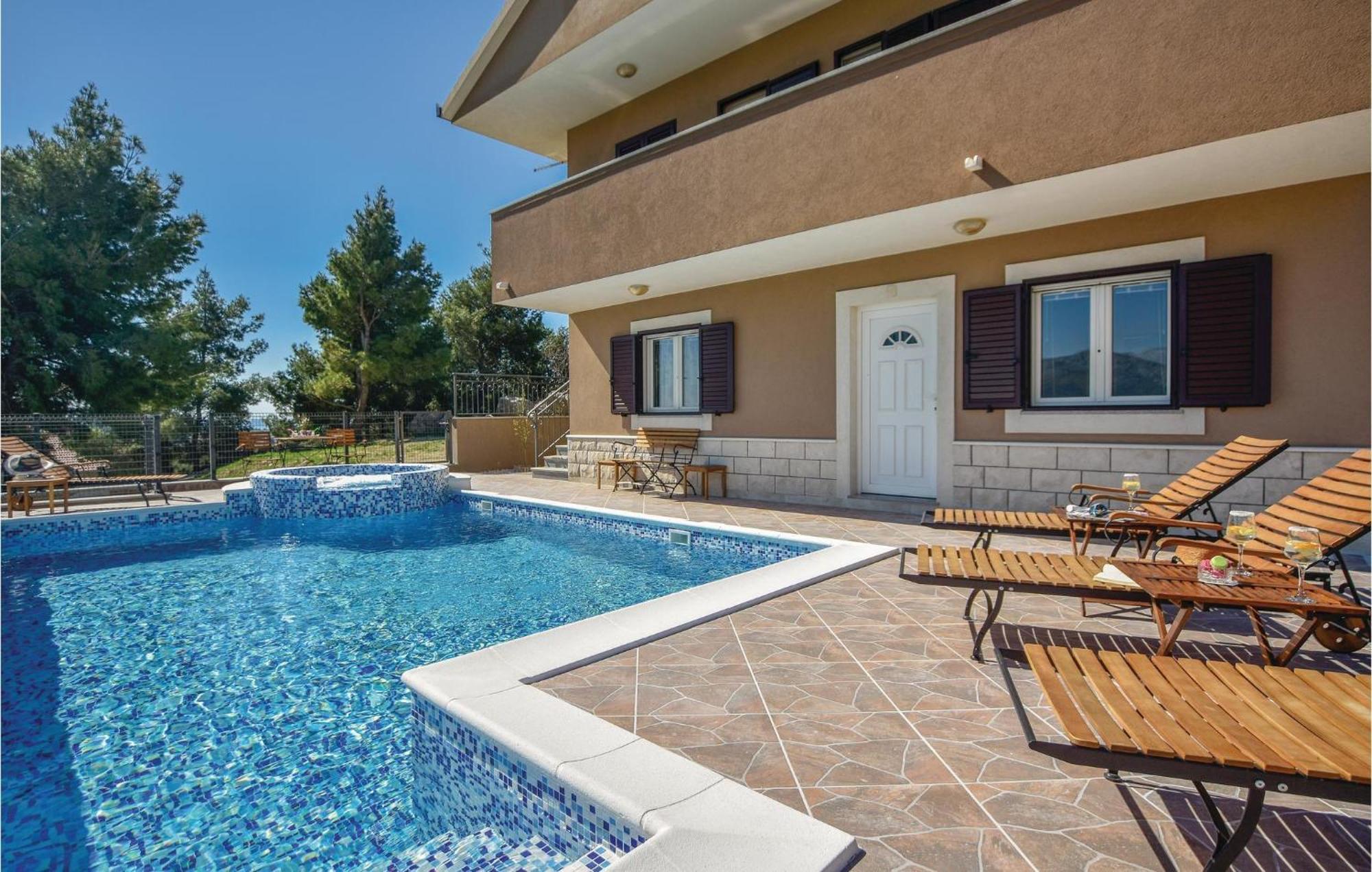 Lovely Home In Split With Jacuzzi Exteriör bild