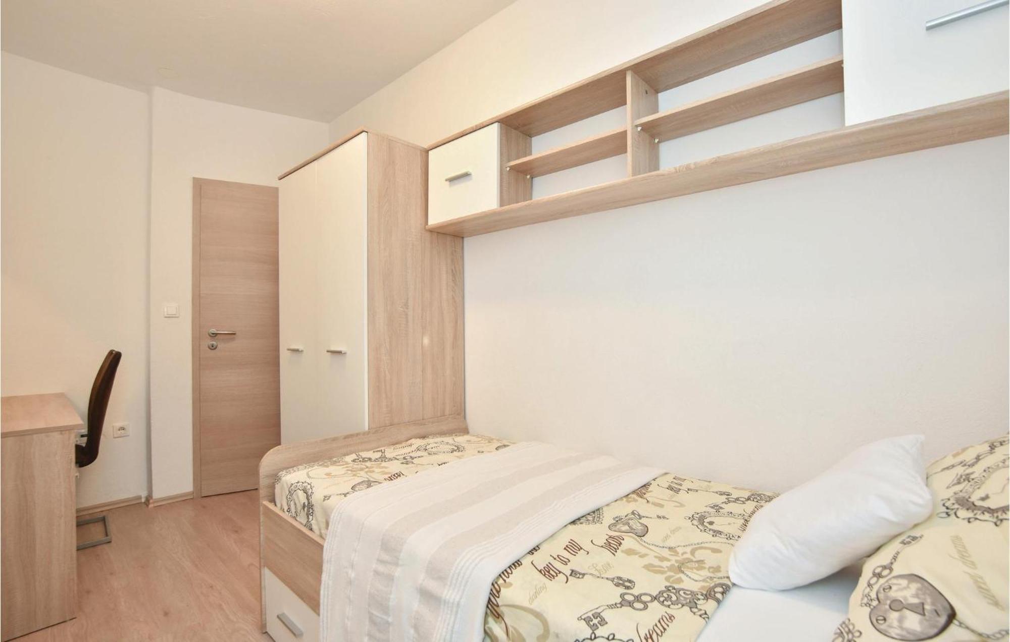 Lovely Home In Split With Jacuzzi Exteriör bild